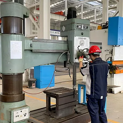 Radial drilling machine